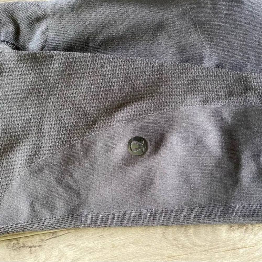 Lululemon compression crops